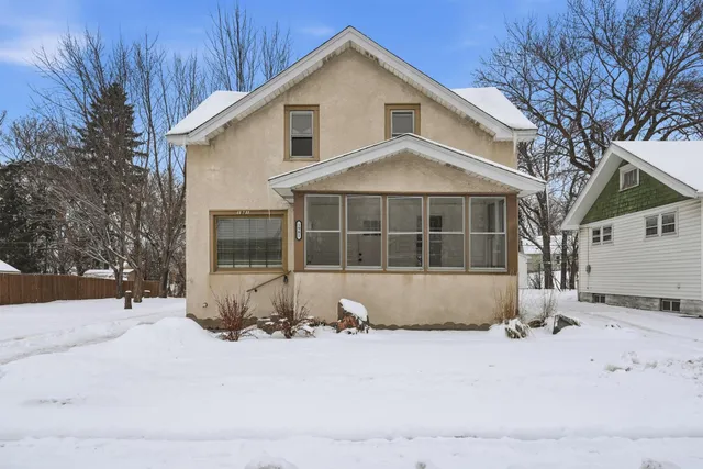 $299,000 | 1981 Minnehaha Avenue East, St. Paul, MN 55119