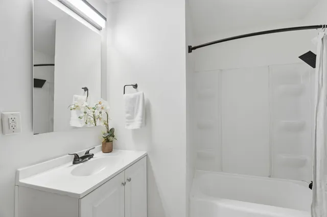 $299,000 | 1981 Minnehaha Avenue East, St. Paul, MN 55119