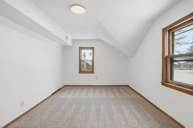 $299,000 | 1981 Minnehaha Avenue East, St. Paul, MN 55119