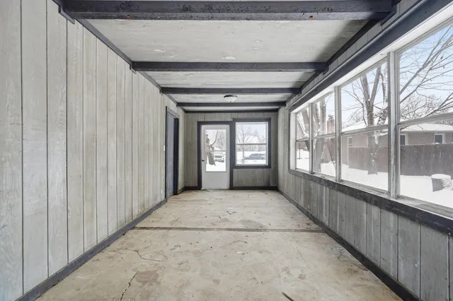 $299,000 | 1981 Minnehaha Avenue East, St. Paul, MN 55119