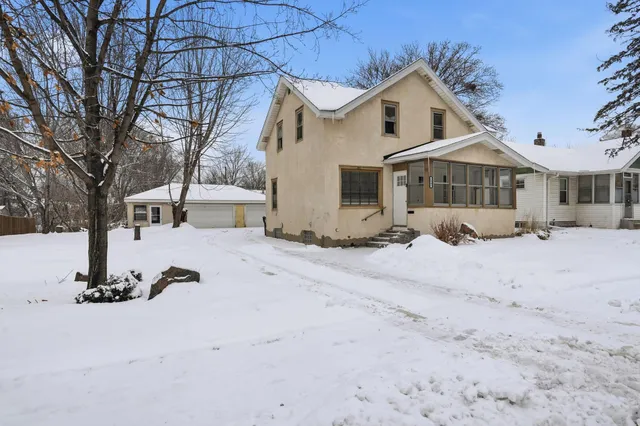 $299,000 | 1981 Minnehaha Avenue East, St. Paul, MN 55119
