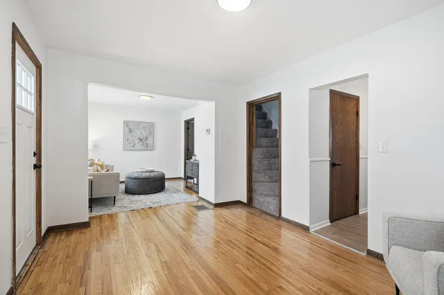 $299,000 | 1981 Minnehaha Avenue East, St. Paul, MN 55119