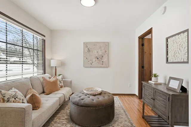 $299,000 | 1981 Minnehaha Avenue East, St. Paul, MN 55119