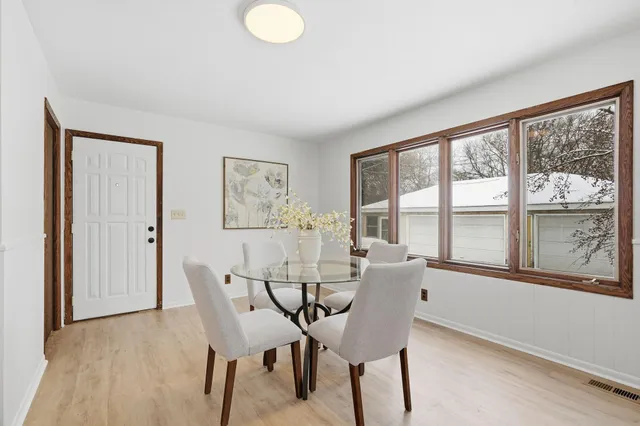 $299,000 | 1981 Minnehaha Avenue East, St. Paul, MN 55119