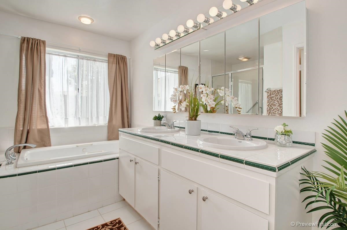 1627 Mapleleaf Court Encinitas, CA 92024 - Photo 11 of 25 Gallery Image 11