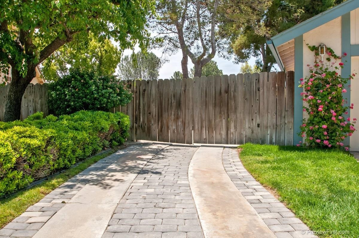 1627 Mapleleaf Court Encinitas, CA 92024 - Photo 19 of 25 Gallery Image 19
