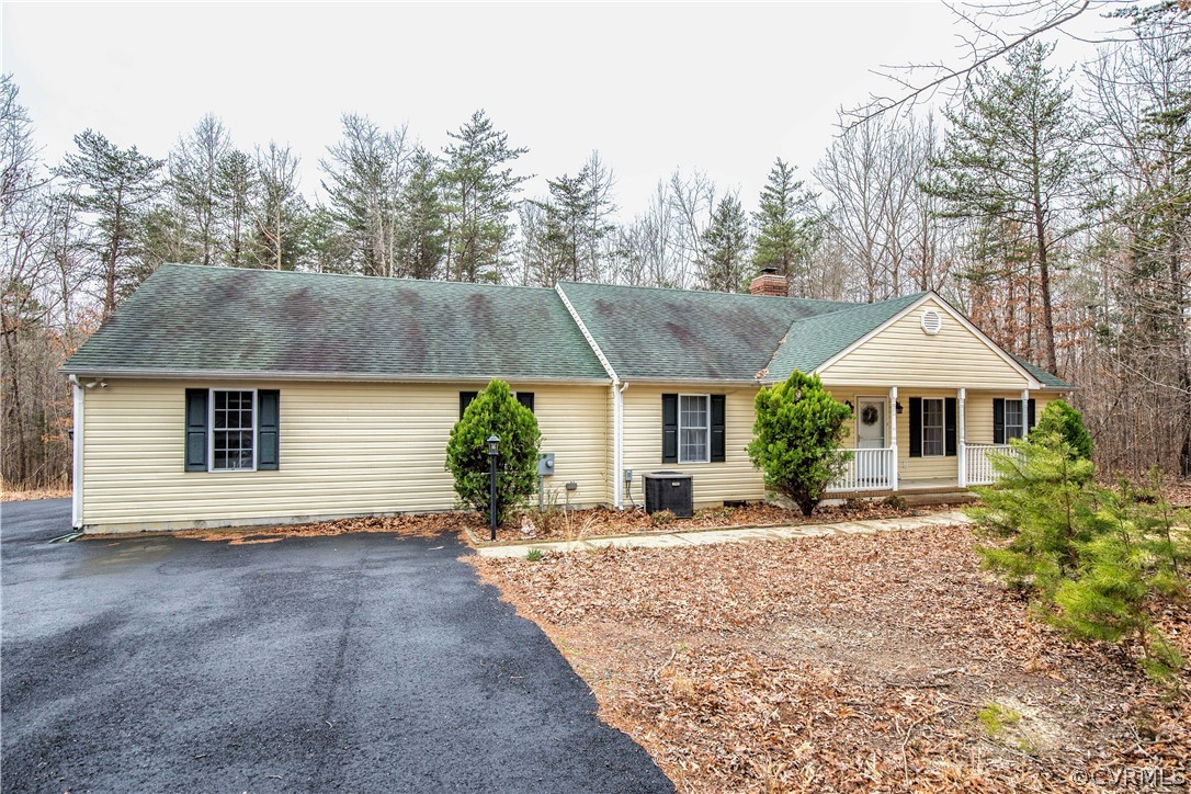 522 Deep Run Road Cartersville, VA 23027 - Photo 5 of 38 Gallery Image 5
