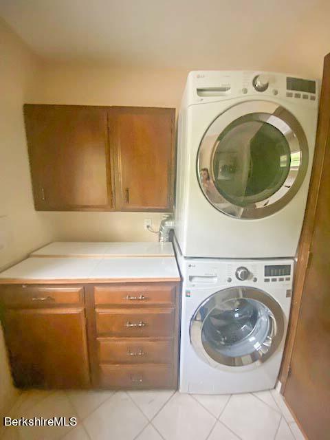 488 Summit Road Richmond, MA 01254 - Photo 33 of 44 a utility room with dryer and washer