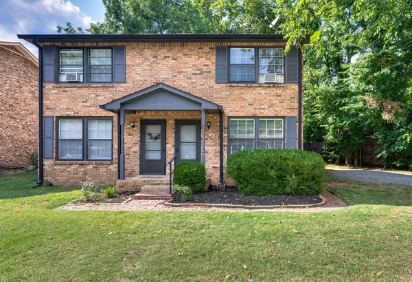 $1,900 | 4115 Rockdale Avenue, Unit A, Nashville, TN 37204