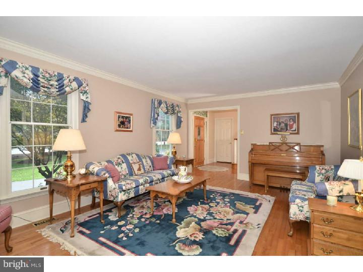 838 Richards Road Wayne, PA 19087 - Photo 7 of 25 Living Room
