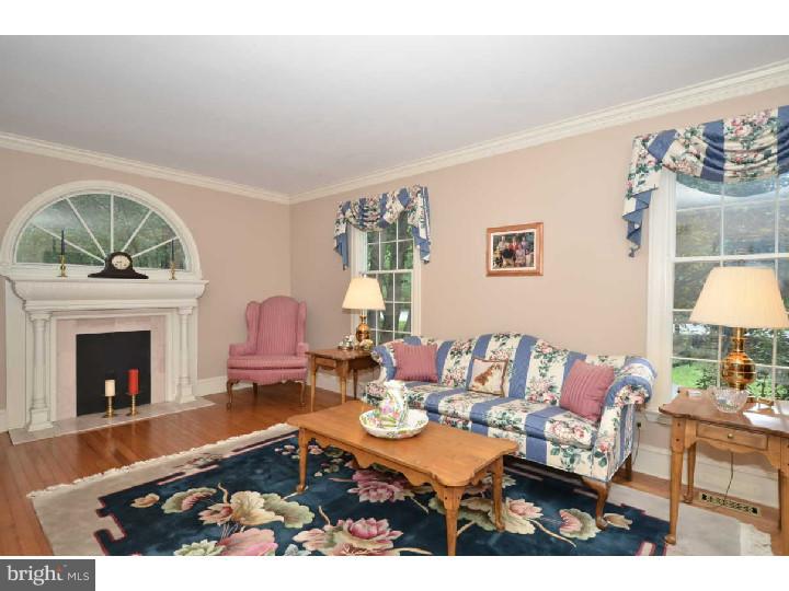 838 Richards Road Wayne, PA 19087 - Photo 8 of 25 Living Room