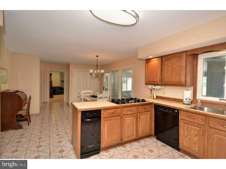 838 Richards Road Wayne, PA 19087 - Photo 10 of 25 Kitchen
