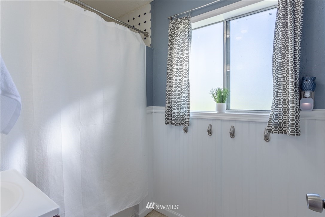 845 North Devon Avenue East Wenatchee, WA 98802 - Photo 11 of 25