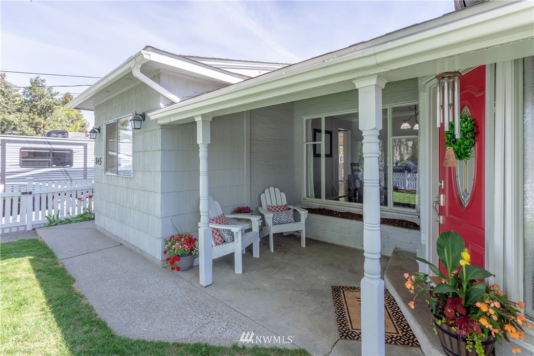 845 North Devon Avenue East Wenatchee, WA 98802 - Photo 4 of 25