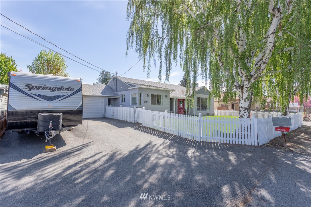 845 North Devon Avenue East Wenatchee, WA 98802 - Photo 5 of 25