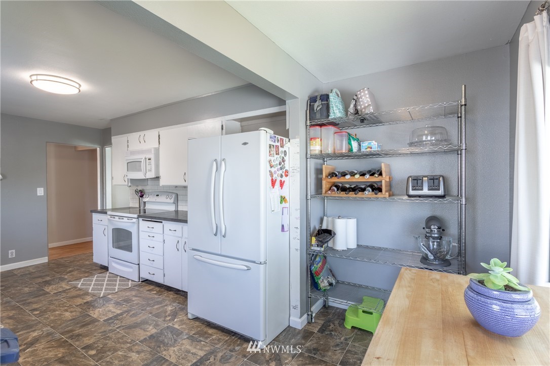 845 North Devon Avenue East Wenatchee, WA 98802 - Photo 9 of 25