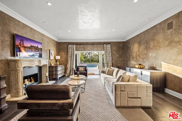 $30,000 | 3170 Kings Court, Los Angeles, CA 90077