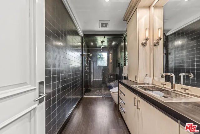 $30,000 | 3170 Kings Court, Los Angeles, CA 90077