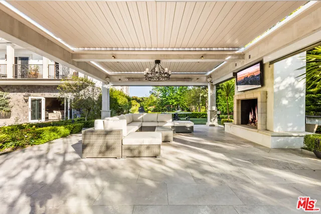 $30,000 | 3170 Kings Court, Los Angeles, CA 90077