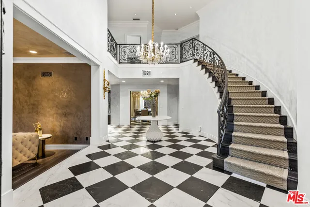 $30,000 | 3170 Kings Court, Los Angeles, CA 90077