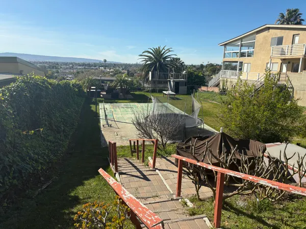 $775,000 | 1955 Molino Avenue, Signal Hill, CA 90755