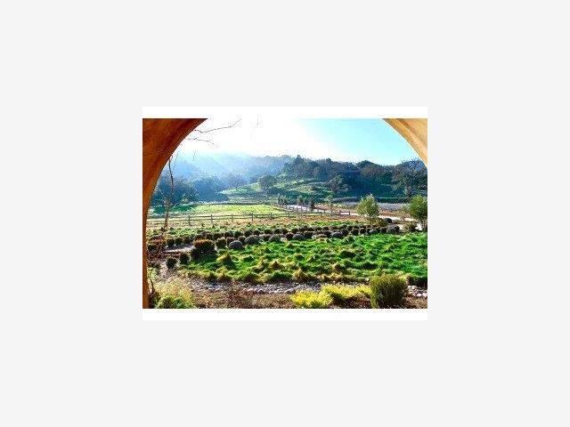 12220 Heritage Way Gilroy, CA 95020 - Photo 8 of 8 a picture of a bench in a window