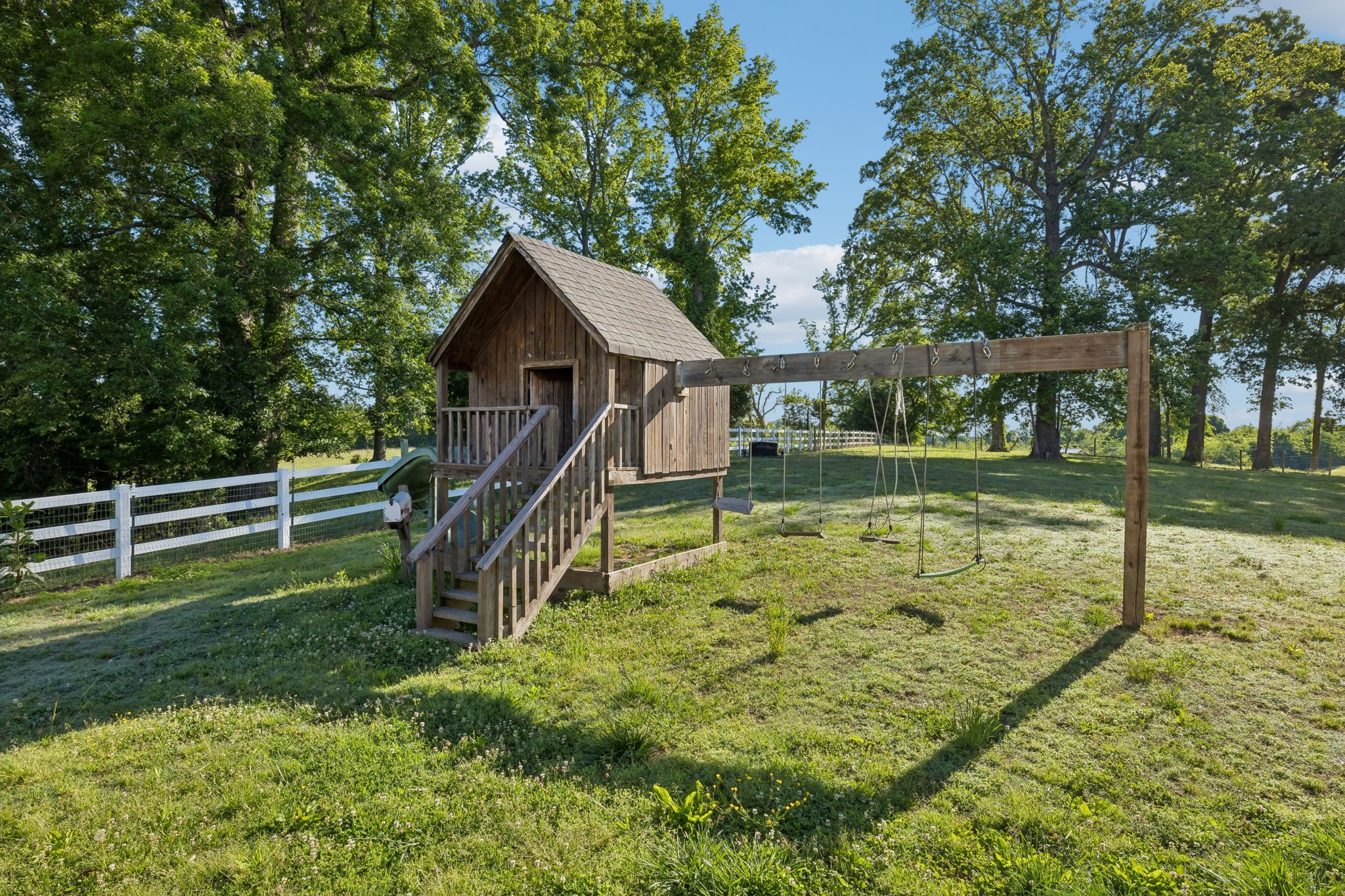 100 Heath Road Charlotte, TN 37036 - Photo 40 of 42 a view of a house with backyard