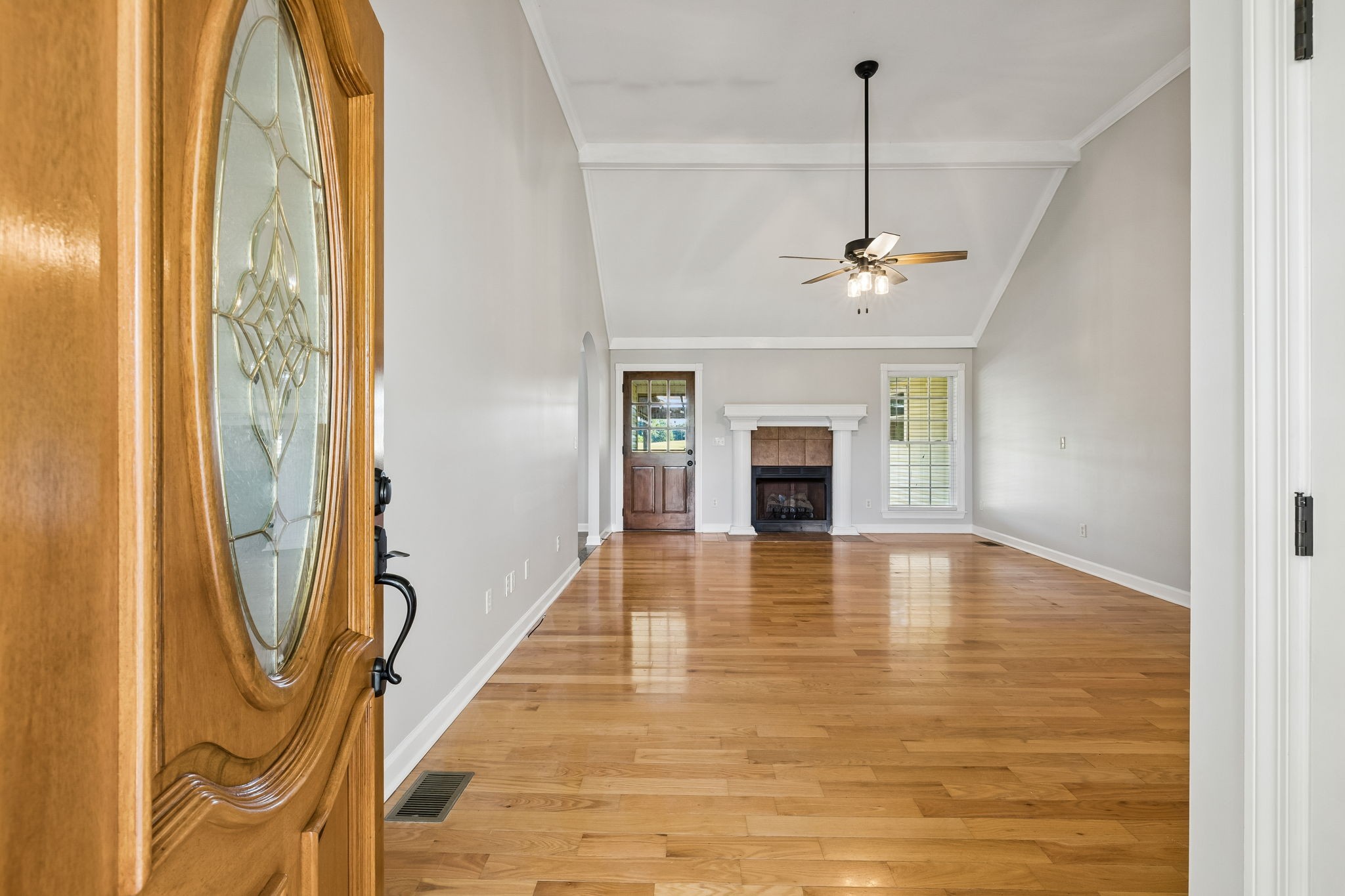 100 Heath Road Charlotte, TN 37036 - Photo 4 of 42 a view of an entryway with wooden floor and a window