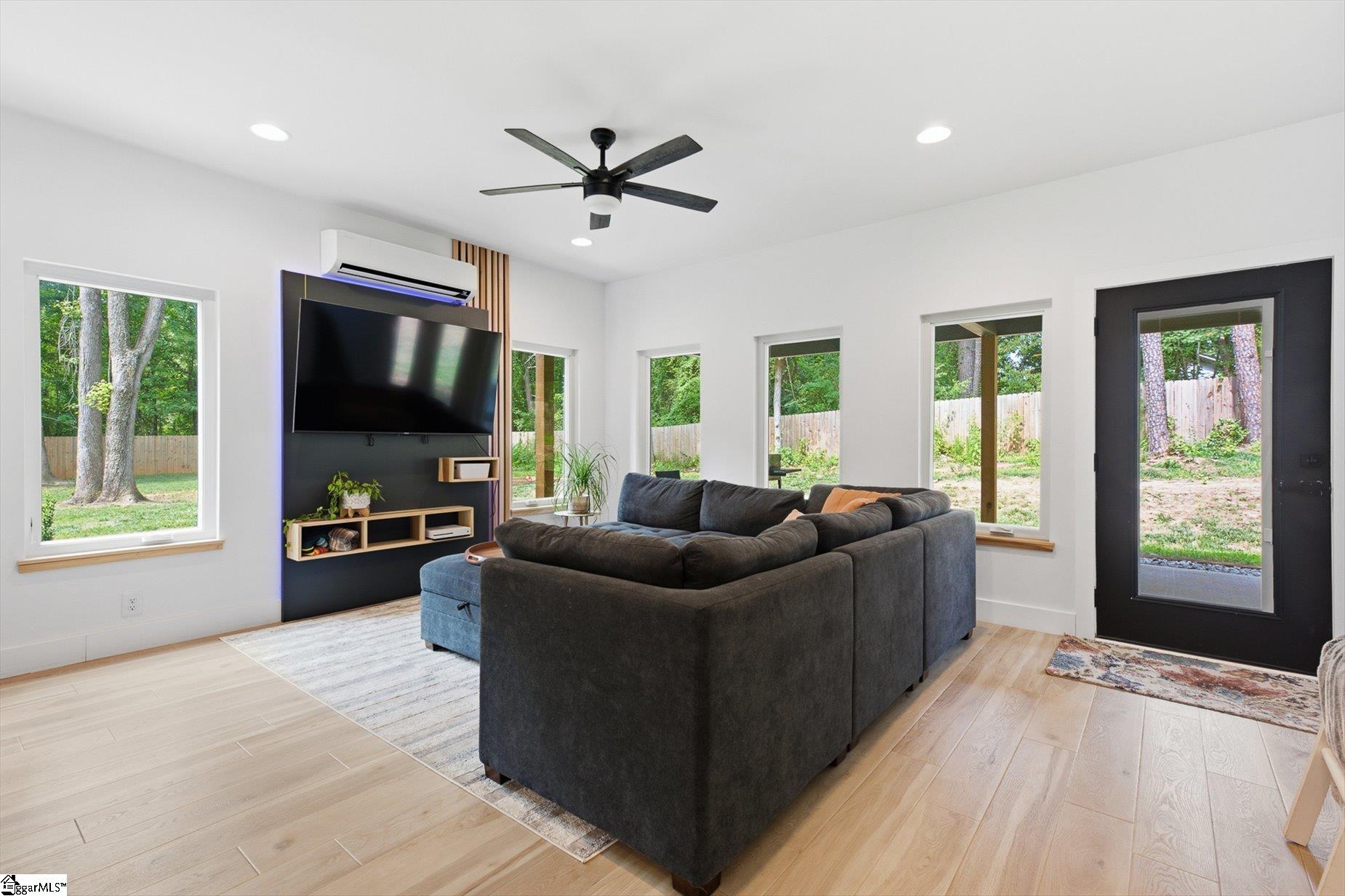136 Downey Road Inman, SC 29349 - Photo 4 of 50