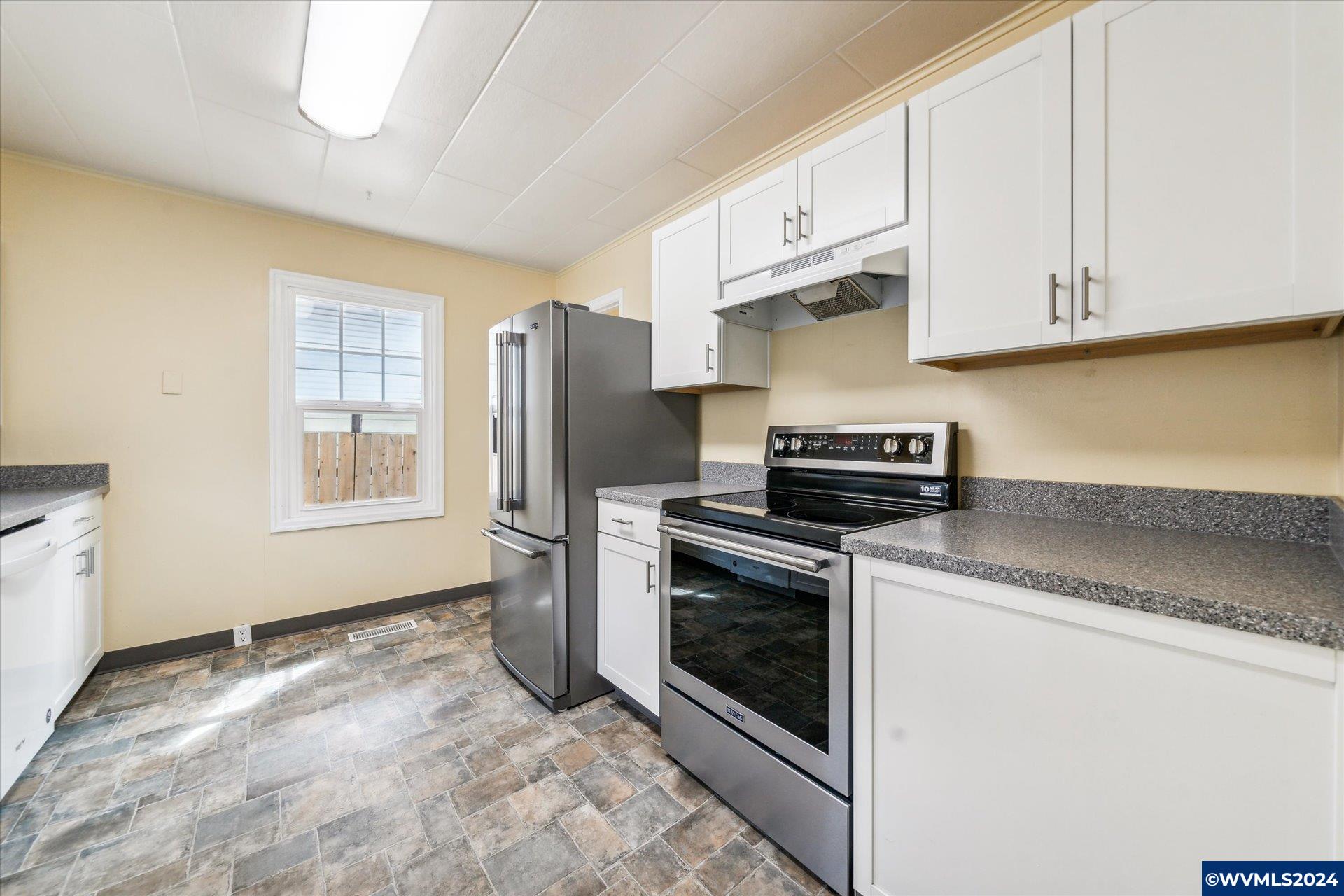 606 Southwest Hayter Street Dallas, OR 97338 - Photo 15 of 42 Gallery Image 15