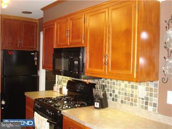 302 Pershing Boulevard Shillington, PA 19607 - Photo 4 of 11