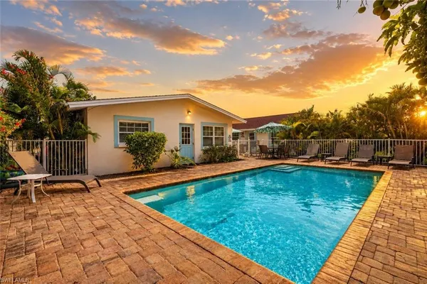 $849,000 | 563 105th Avenue North, Naples, FL 34108