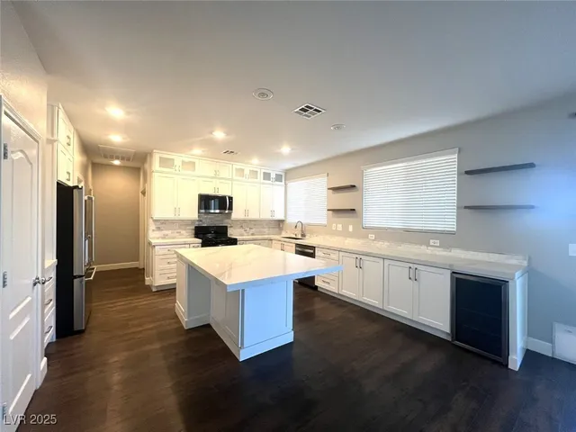 $2,700 | 6316 Silver Edge Street, North Las Vegas, NV 89031