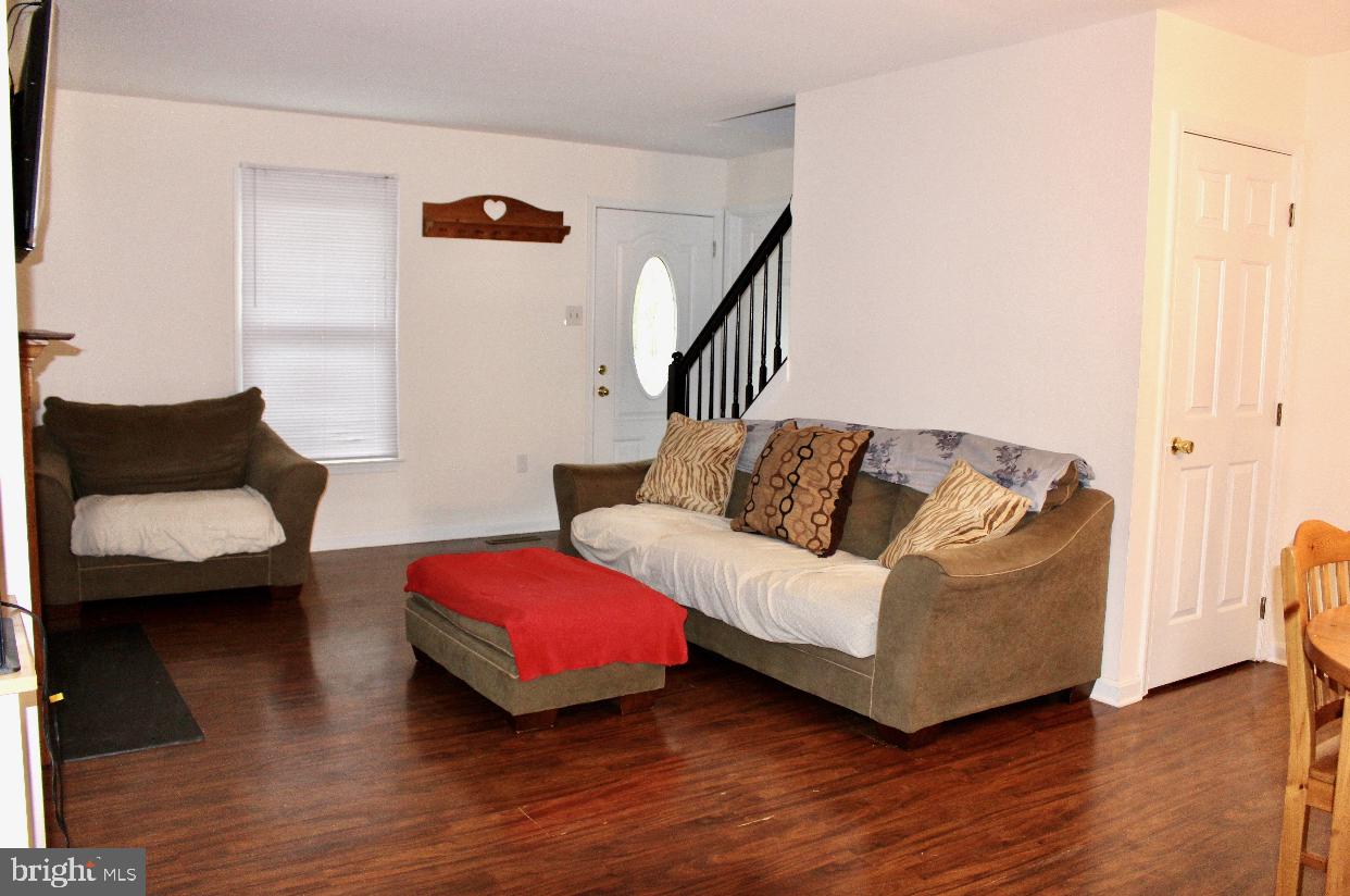 116 Rouzer Lane Thurmont, MD 21788 - Photo 3 of 19 Living Room