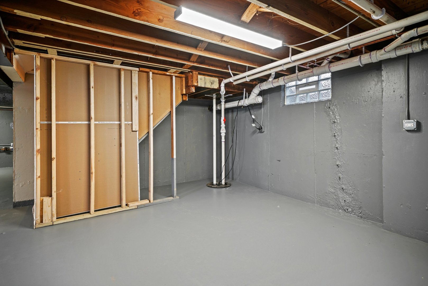 609 Delles Road Wheaton, IL 60187 - Photo 21 of 28 a view of an empty room