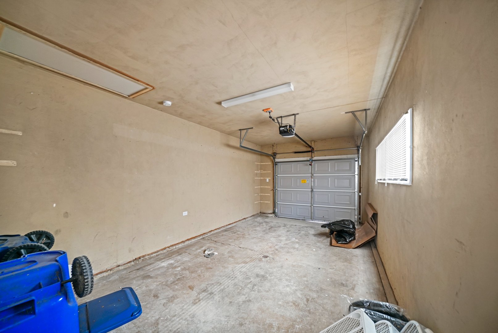 609 Delles Road Wheaton, IL 60187 - Photo 25 of 28 a view of a room with gym equipment