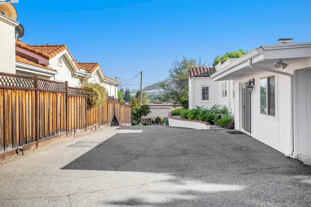 $1,399,900 | 366 Ilo Lane, Danville, CA 94526