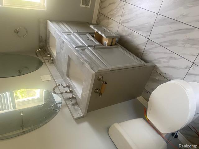 23275 Northline Road Taylor, MI 48180 - Photo 18 of 22 Gallery Image 18