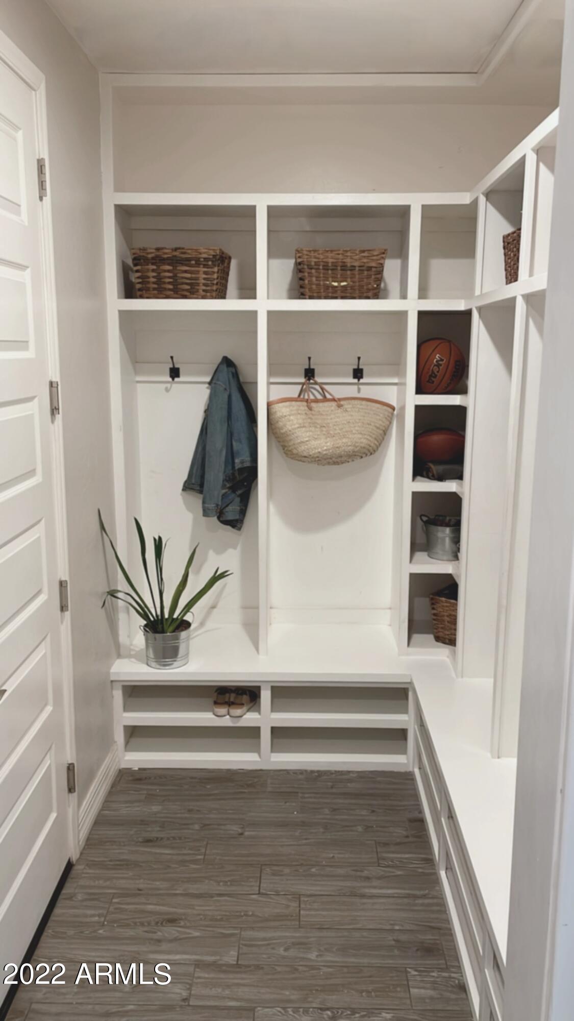 20060 Rosa Road Queen Creek, AZ 85142 - Photo 10 of 46 Mudroom Entry