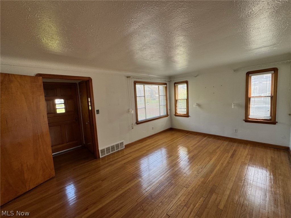 17920 Nottingham Road Cleveland, OH 44119 - Photo 7 of 18 Gallery Image 7