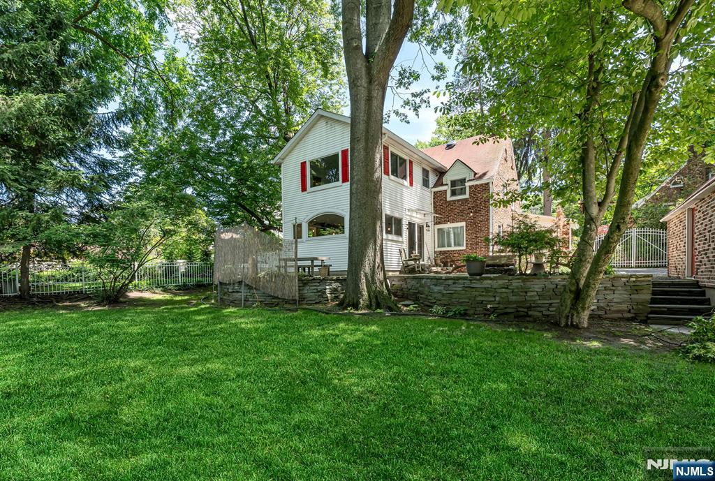 740 River Road Teaneck, NJ 07666 - Photo 13 of 34