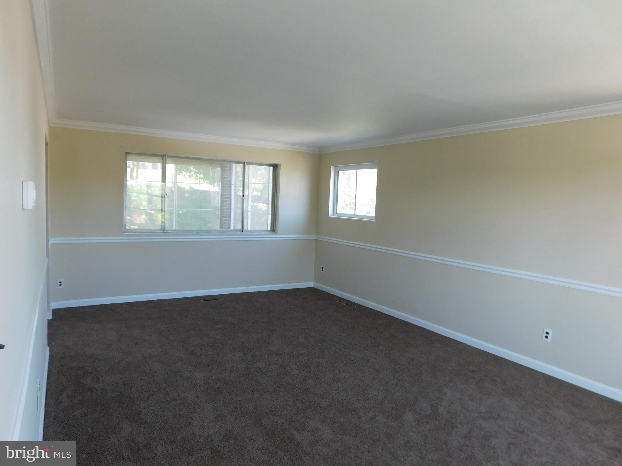8302 Sagramore Road Baltimore, MD 21237 - Photo 5 of 22 Living Room