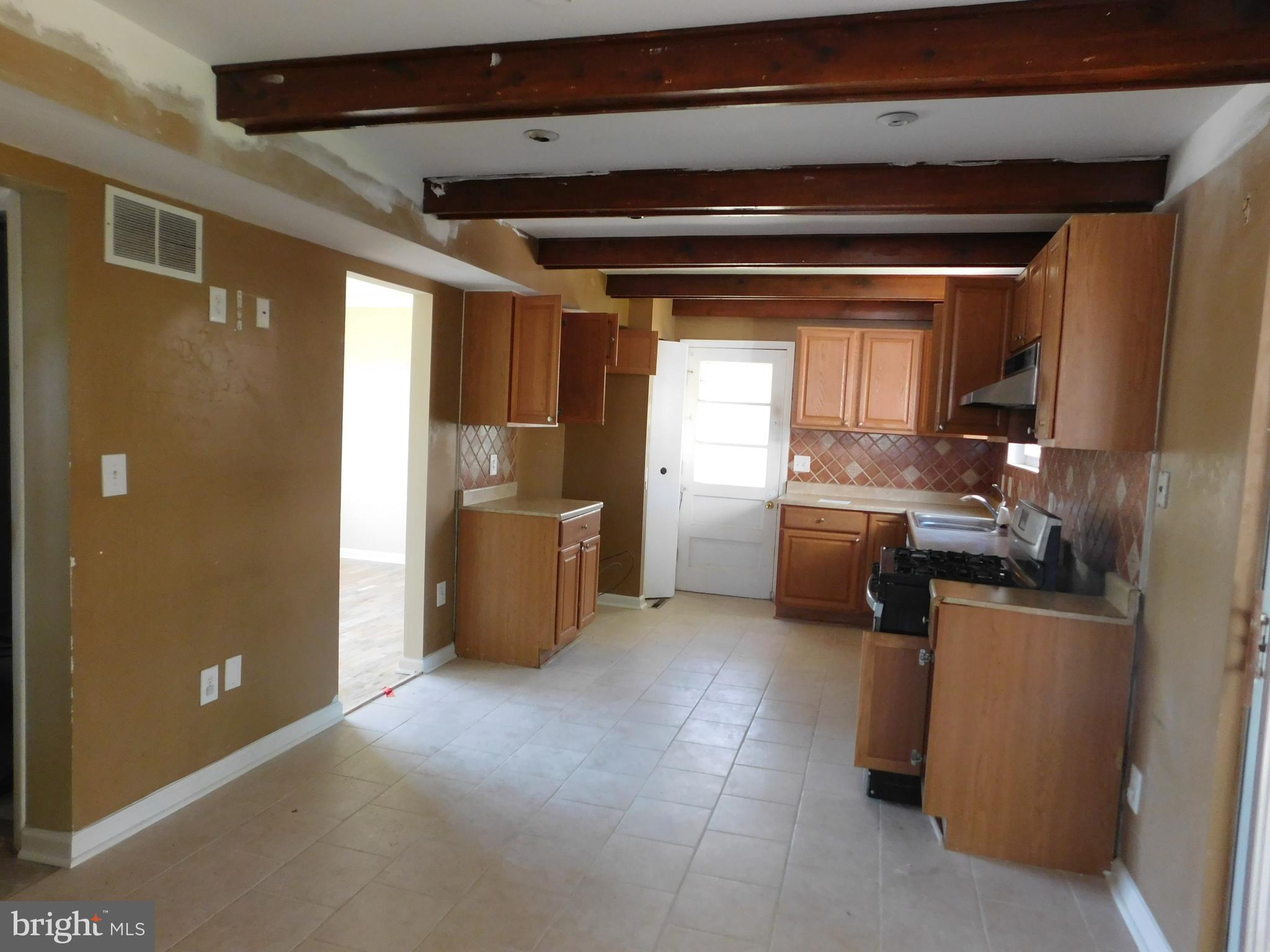 8302 Sagramore Road Baltimore, MD 21237 - Photo 7 of 22 Kitchen
