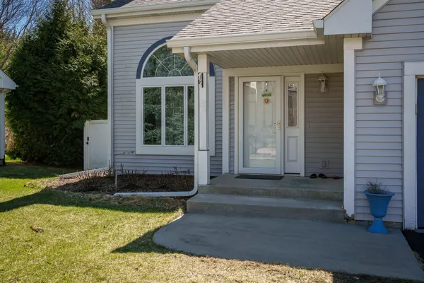 $395,000 | 6571 Chartwell Drive, Rockford, IL 61114