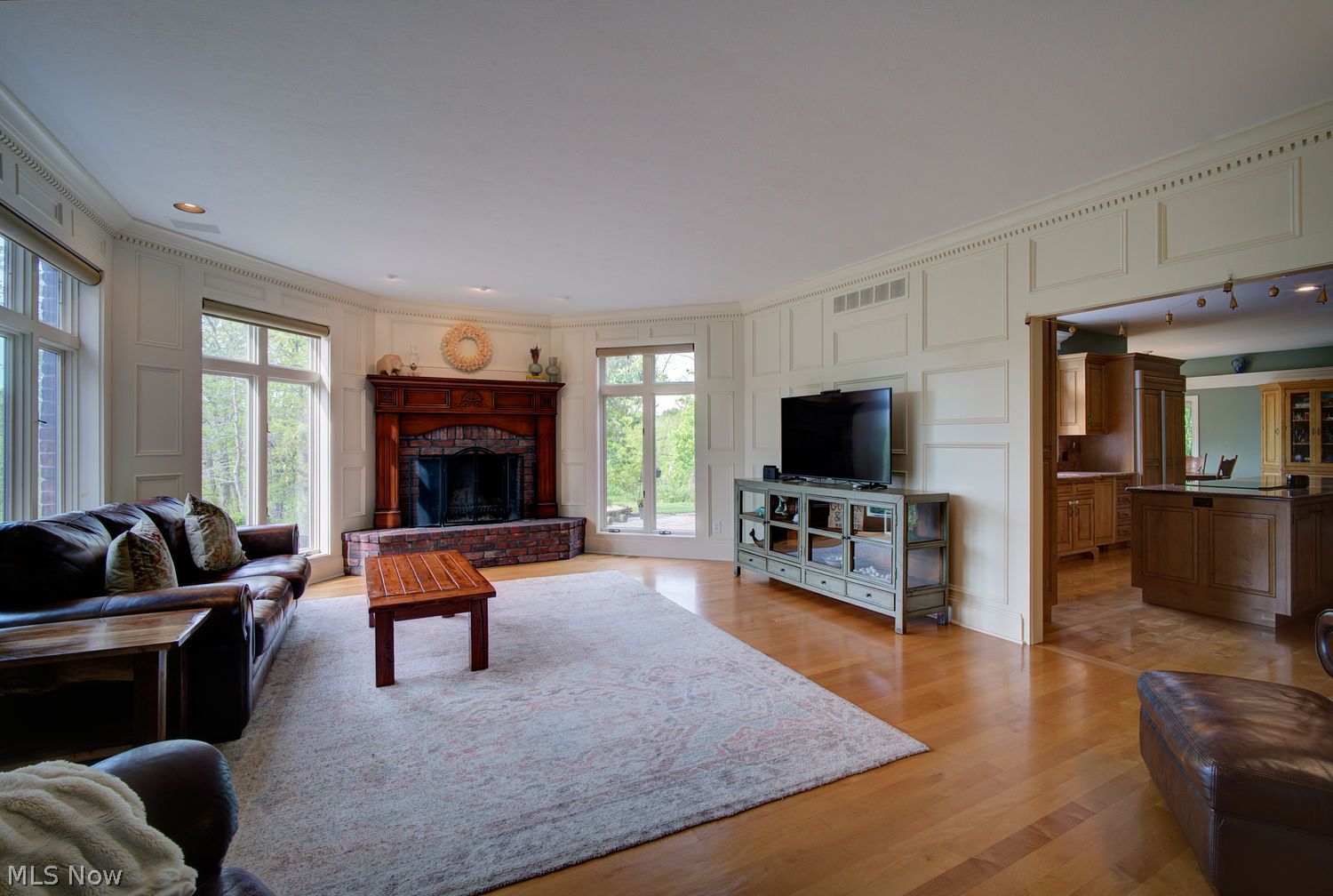 18764 Brewster Road Chagrin Falls, OH 44023 - Photo 5 of 43