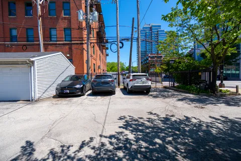 $350,000 | 1601 South Michigan Avenue, Unit 107, Chicago, IL 60616