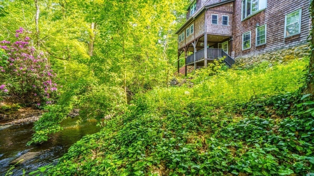 36 Dexter Road Newton, MA 02460 - Photo 24 of 28