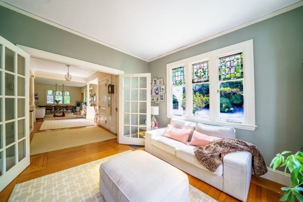 36 Dexter Road Newton, MA 02460 - Photo 6 of 28