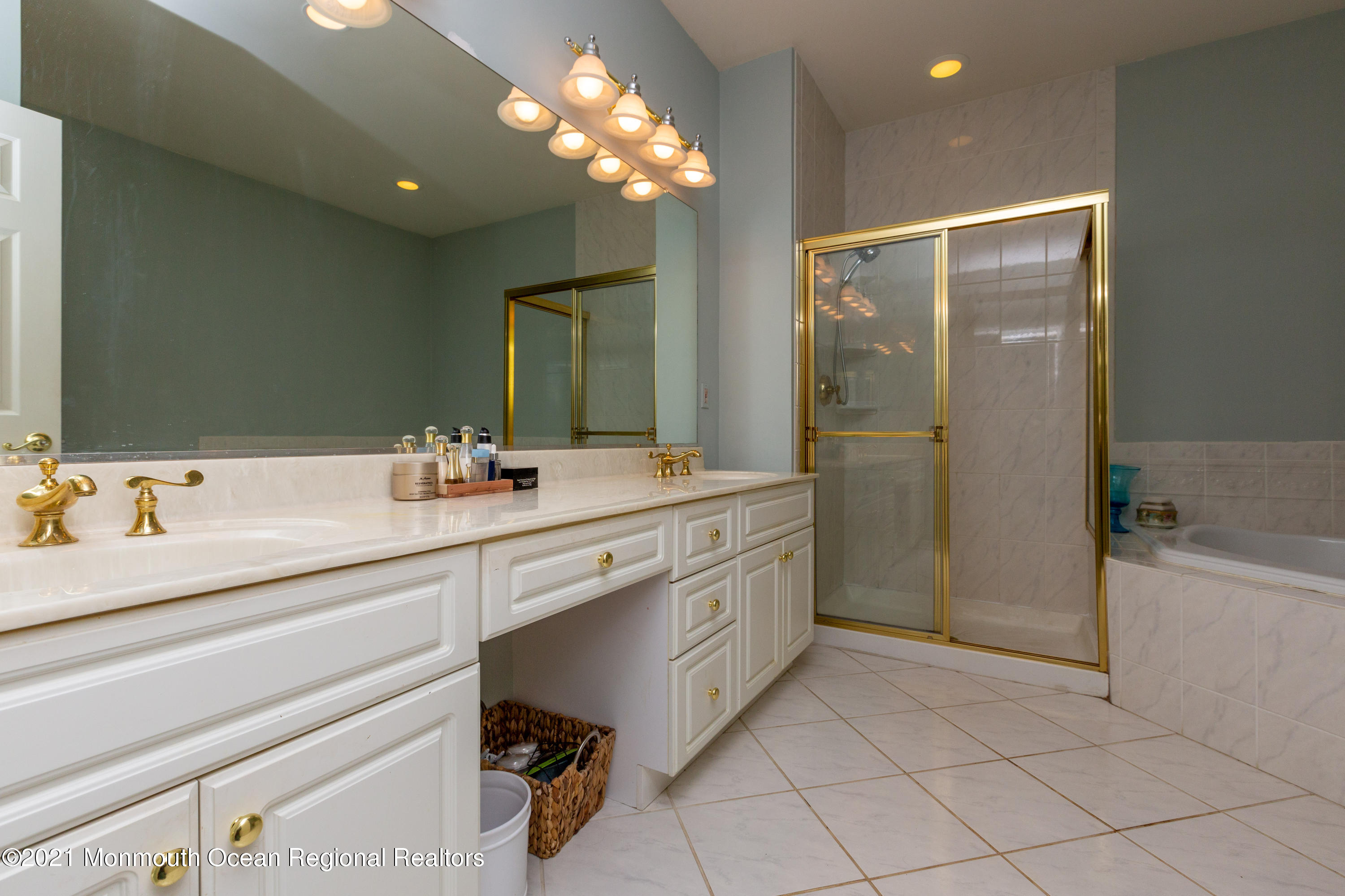 104 Spinaker Lane Red Bank, NJ 07701 - Photo 17 of 31 104Spinaker-52