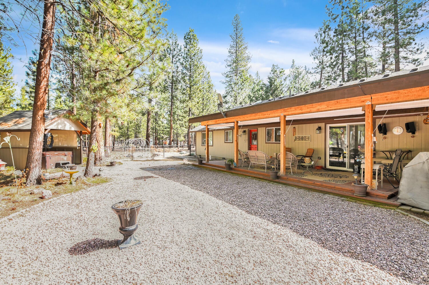14840 Laurel Road La Pine, OR 97739 - Photo 14 of 32 Covered Deck-Backyard (1)